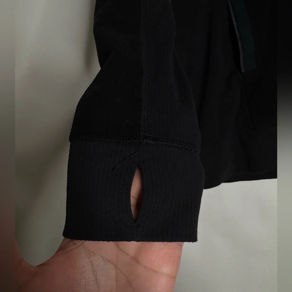 Lululemon Post Chaturanga Pullover Black size 4